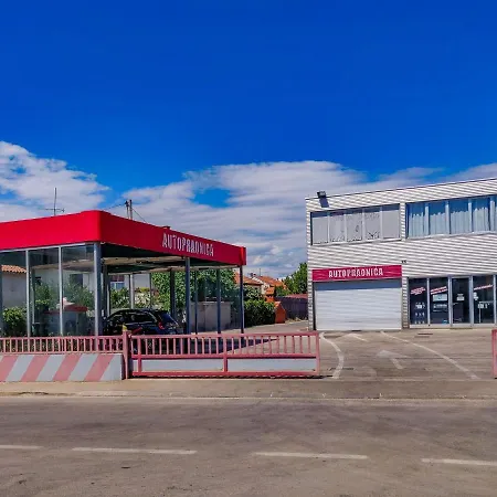 Tip-top One Free Car Wash