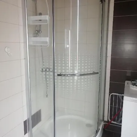 Tip-top One Free Car Wash Apartment *